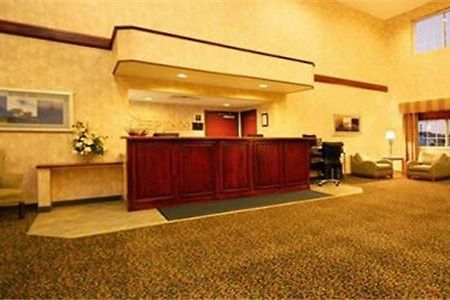 Crossings By Grandstay Inn & Suites Becker Interior foto