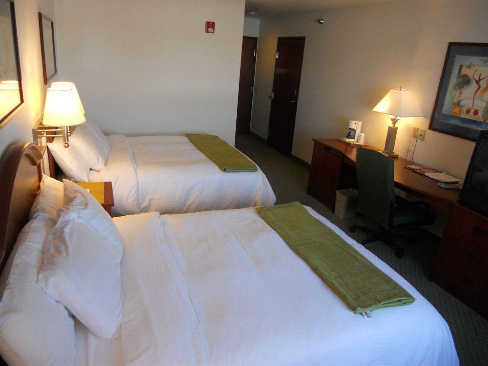 Crossings By Grandstay Inn & Suites Becker Bagian luar foto